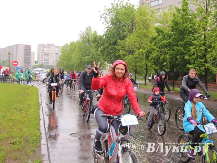 Зигзаг здоровья выполнили великолукские велосипедисты (ФОТО)