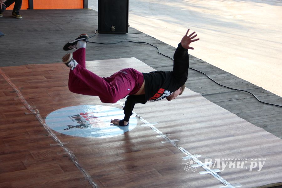 «ORIGINAL BBOYS CYPHERS» в Великих Луках (ФОТО+ВИДЕО)