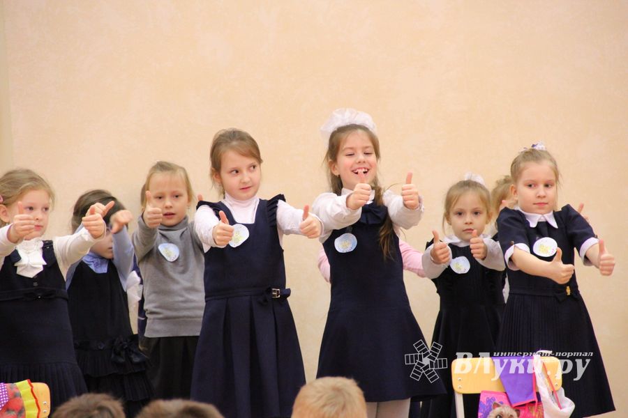 В школе №13 прошёл конкурс «А ну-ка, девочки!» (ФОТО)