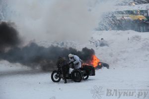 Реконструкция битвы за освобождение Великих Лук