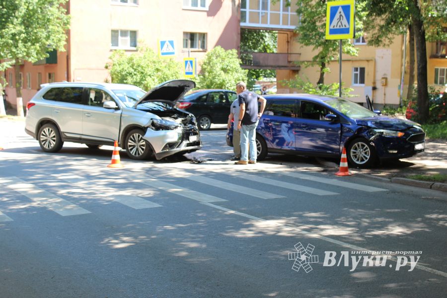 В Великих Луках в ДТП пострадала женщина (ФОТО)