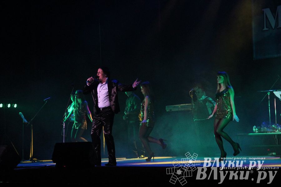 В ДК ЛК состоялся концерт Юрия Михайлова