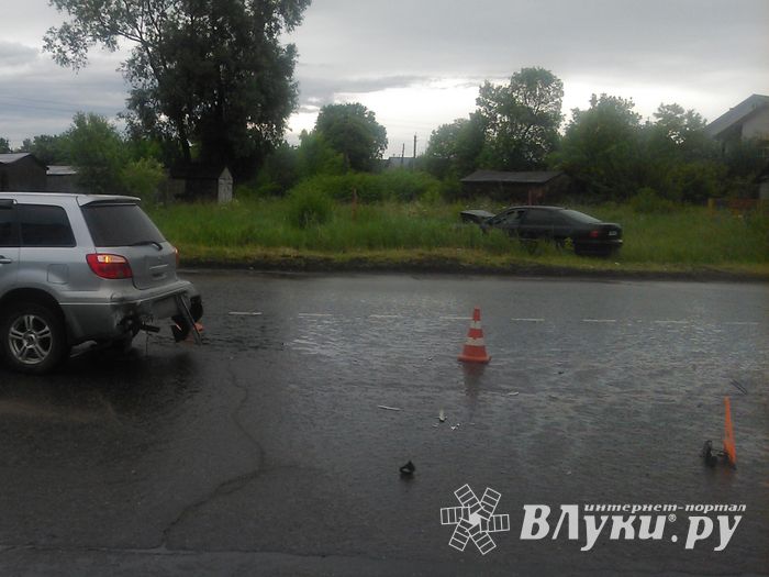 В Великих Луках произошло ДТП (ФОТО)