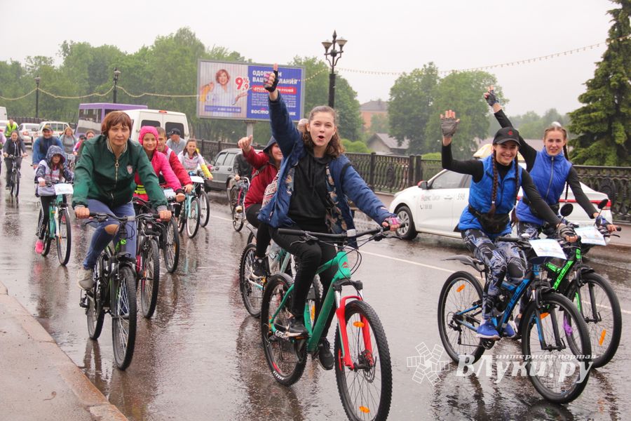 Зигзаг здоровья выполнили великолукские велосипедисты (ФОТО)