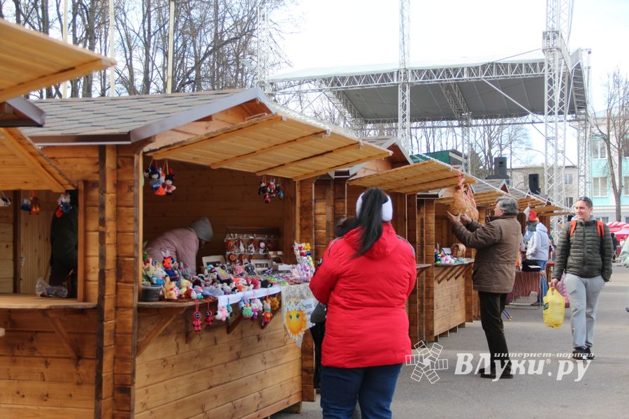В Великих Луках прошла ярмарка «Весна - 2022» (ФОТО)