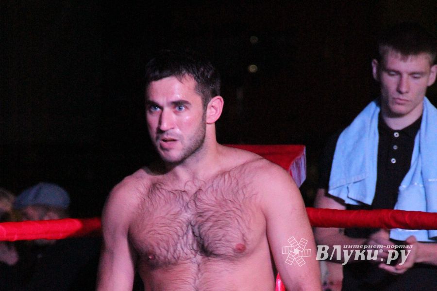 В Великих Луках прошли бои по смешанным боевым единоборствам ММА (фото)