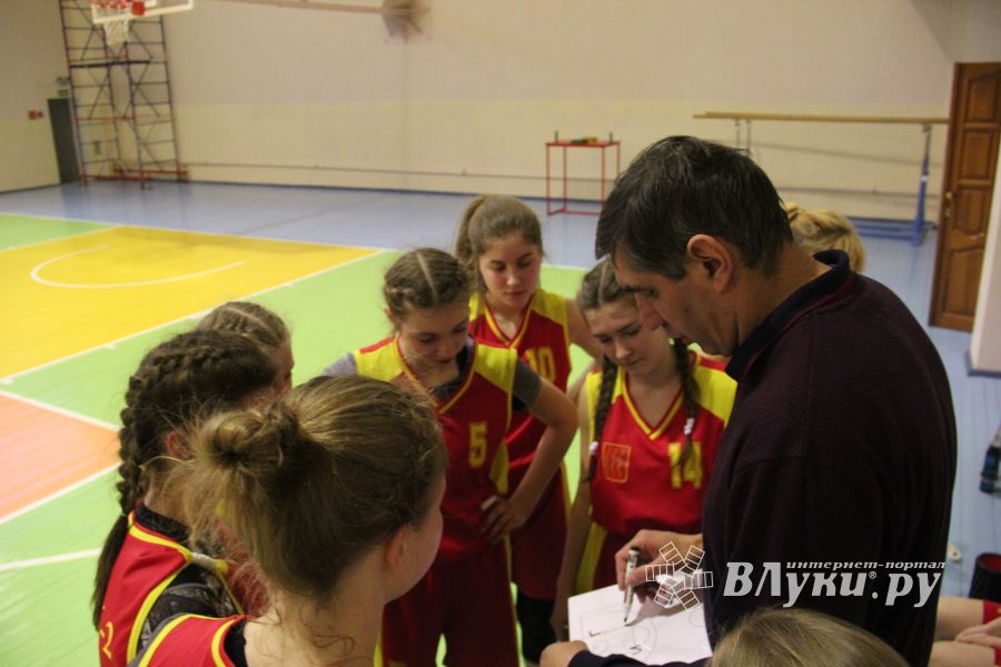 В Великих Луках финальные соревнования по баскетболу 11-й областной Спартакиады учащихся (ФОТО) (0+)