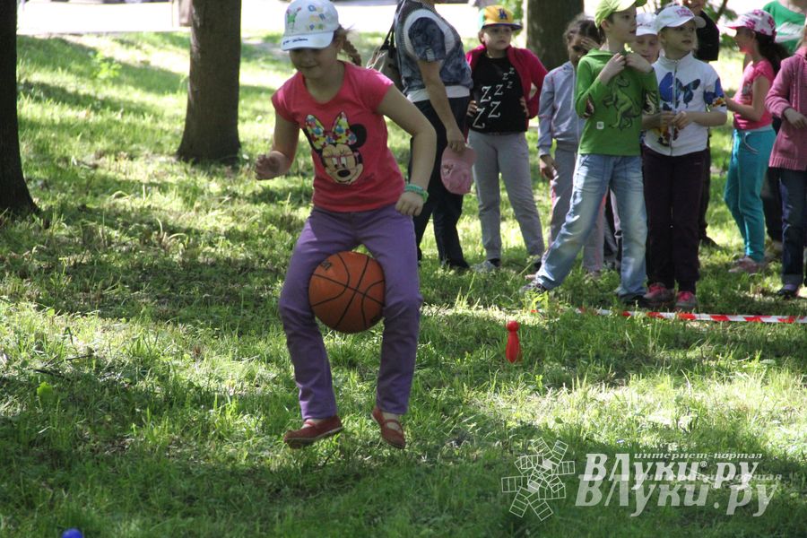 В Великих Луках прошла эстафета «Лабиринты лета» (фото)
