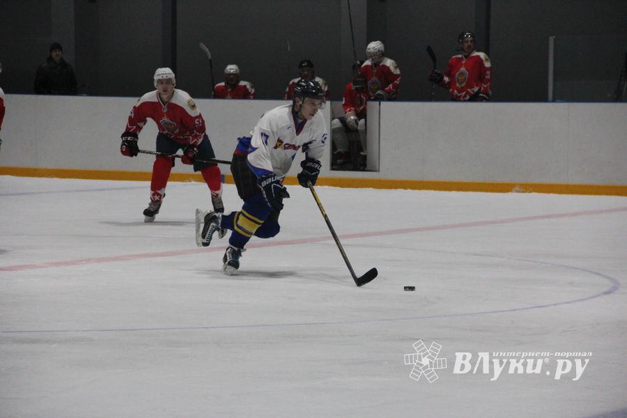 Две победы у великолукских хоккейных команд (ФОТО)