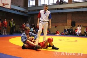 Великолучане стали первыми в общекомандном зачете турнира по самбо «Память»