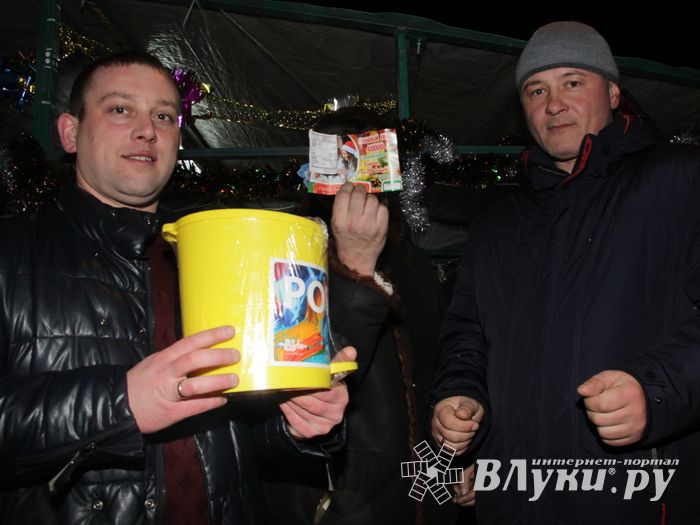 Великие Луки к встрече Нового года готовы (ФОТО)