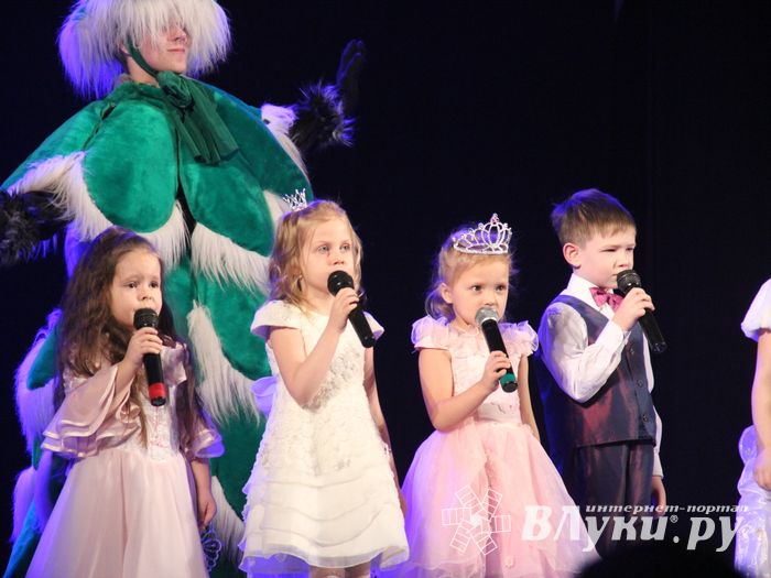 Маша, Медведь и все, все, все на сцене ДК Ленина (ФОТО)