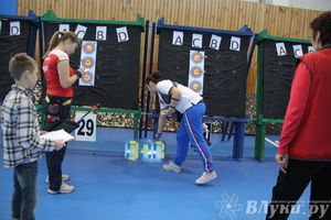 Великолучанка Александра Савенкова стала обладательницей золота на всероссийских соревнованиях по стрельбе из лука (фото)