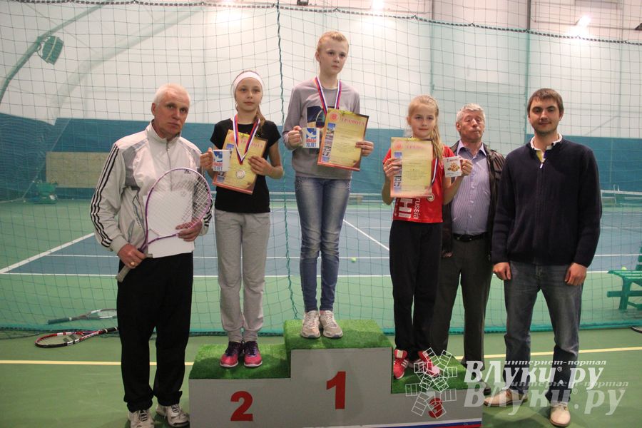 В СК «Ника» проходит открытый городской турнир по большому теннису (фото)