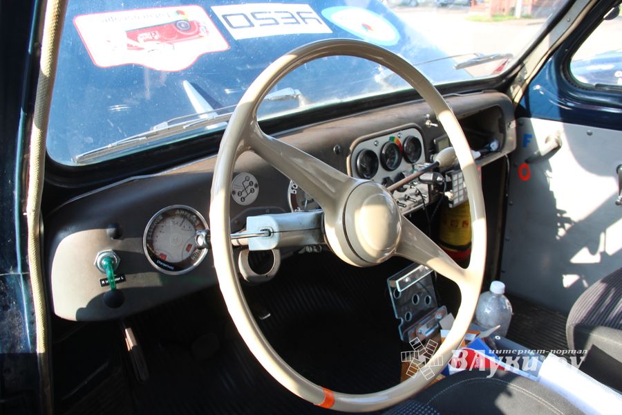 Ретро-автомобили побывали в Великих Луках (ФОТО)