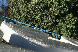 В Великих Луках опять разбили памятный знак (ФОТО)