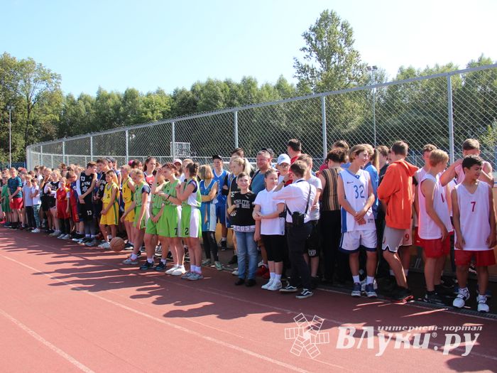 Спортивними мероприятиями отметили День физкультурника в Великих Луках (ФОТО)