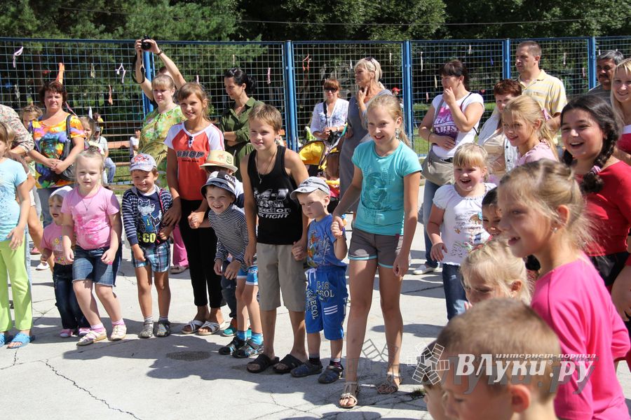 ​В Великих Луках сказочный «Праздник мороженого» подарил радость детям