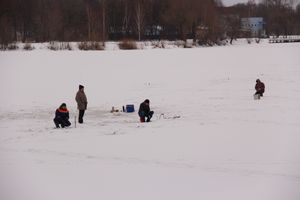 Фотофакт: МЧС запретило выходить на лёд? Нет, не слышали...