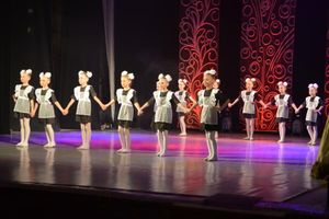 В Великих Луках состоялся отчётный концерт Образцового хореографического коллектива «Клякса» (ФОТО)