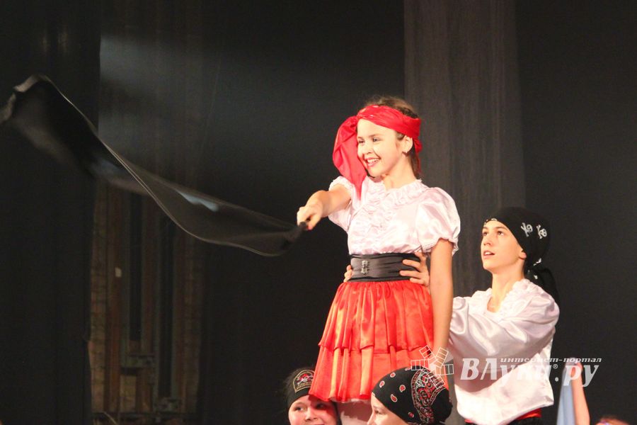 В ГДК им. Ленина прошёл концерт ко Дню матери (ФОТО)