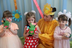 Малыши сада №1 поздравили мам и бабушек с 8 марта