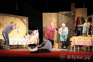 Народные артисты России выступили в Великих Луках (фото)