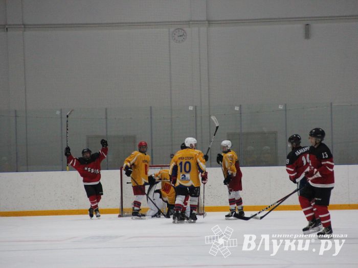 Хоккейные матчи чемпионатов города Великие Луки и Псковской области по хоккею прошли в СОК «Айсберг» (ФОТО)