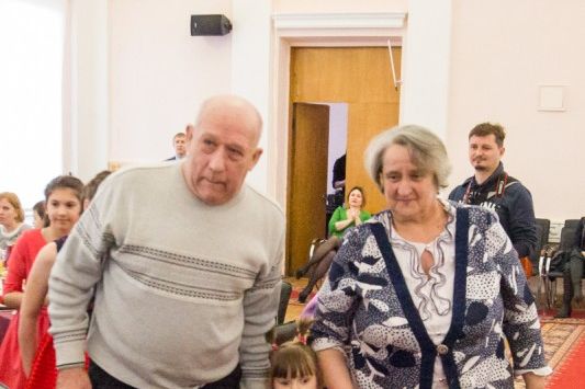 Андрей Турчак поблагодарил приемных родителей за любовь и тепло, которые они дарят детям (ФОТО)