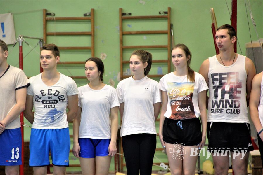 В Великих Луках прошло Первенство города по командной гимнастике (ФОТО)