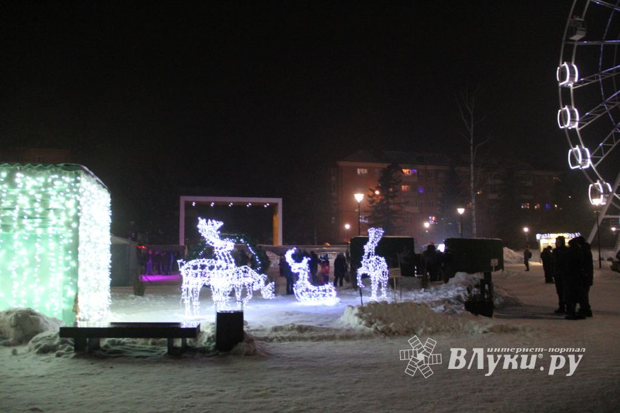 Новогодний салют прогремел Великих Луках (ФОТО)