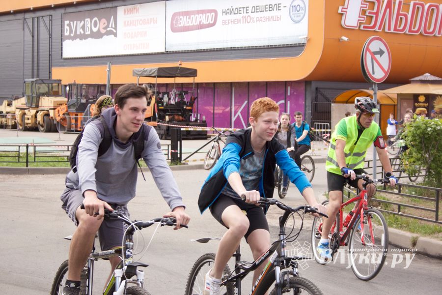 В Великих Луках прошёл Всероссийский велопарад (ФОТО)