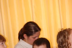 Дети поздравили мам с 8 марта (фото и видео)