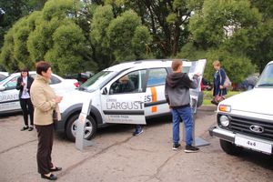 В Великих Луках прошла «Автовыставка 2017» (ФОТО)