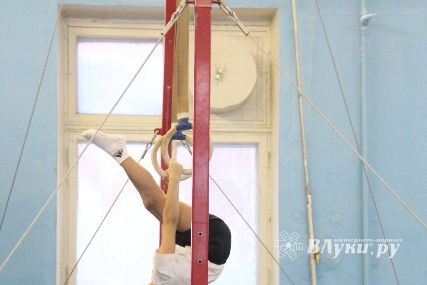 Соревнования по гимнастике посвятили освобождению Великих Лук