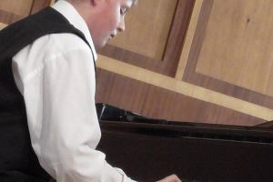 «Подарок одноклассникам» преподнесли учащиеся школы искусств центра эстетического воспитания (фото)