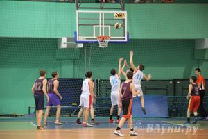 В Великих Луках прошли финальные игры муниципального этапа «КЭС-Баскет» (фото)