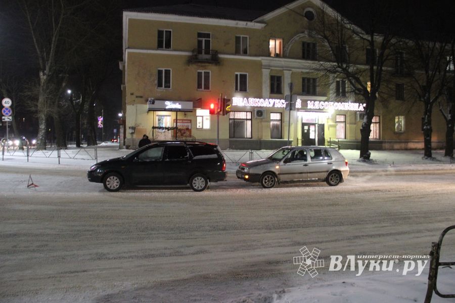 День жестянщика в Великих Луках плавно перерос в вечер (ФОТО)