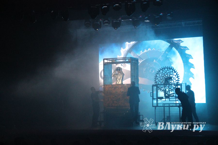 Состоялся концерт братьев Сафроновых «Империя иллюзий» (фото)