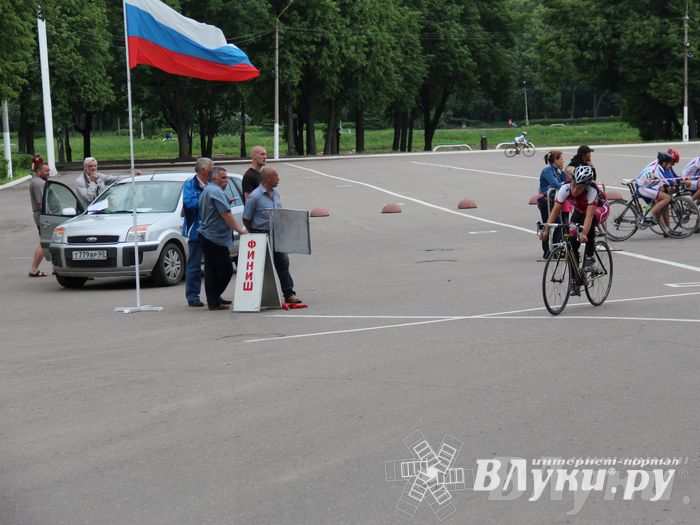 Гонка-критериум по велосипедному спорту