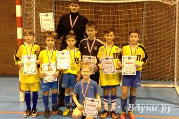 Футболисты Кадетской школы завоевали серебро областных соревнований (фото)