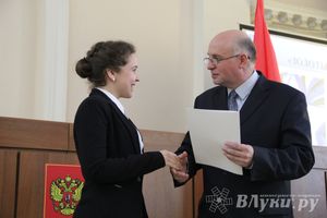 Великолукским школьникам вручили премию «Золотые паруса» (фото)