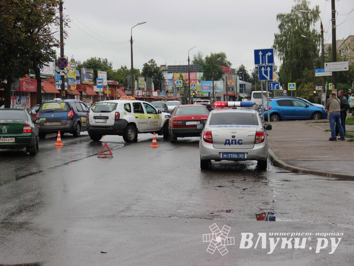 Подробности ДТП возле Смоленского рынка (ФОТО)