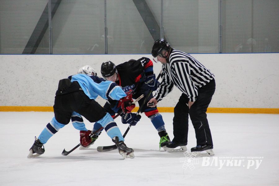 Великолукские хоккеисты в шаге от финала (ФОТО)