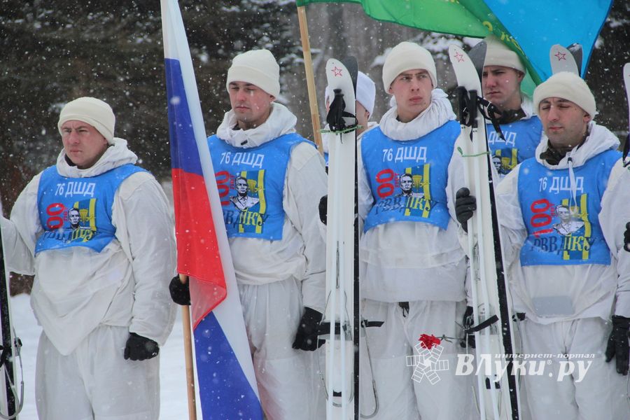 Десантники, участники сверхдальнего лыжного похода, прибыли в Великие Луки (ФОТО)