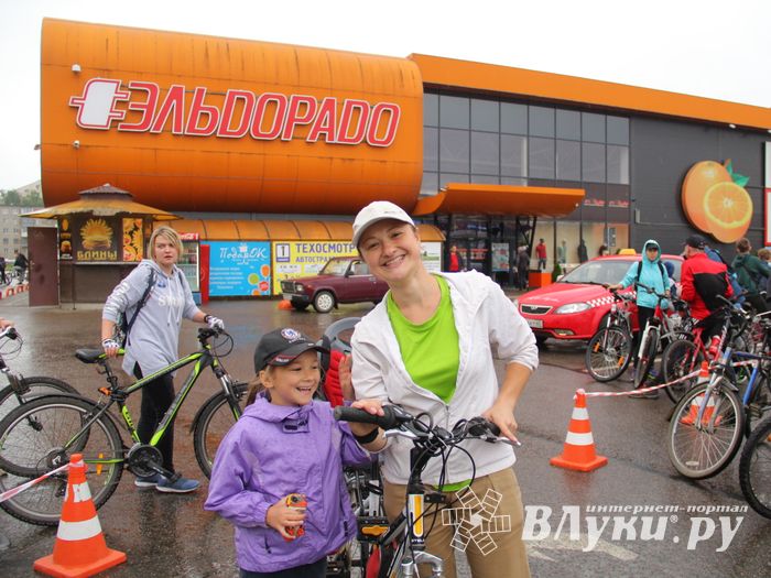 Зигзаг здоровья выполнили великолукские велосипедисты (ФОТО)