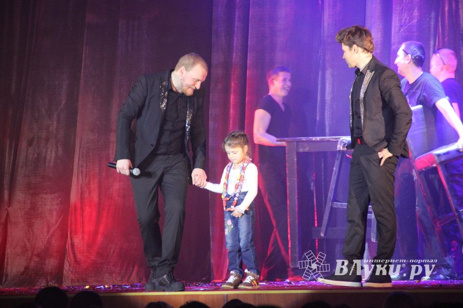 Состоялся концерт братьев Сафроновых «Империя иллюзий» (фото)