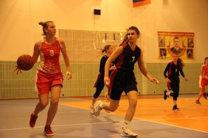 Великолукские баскетболистки борются за Кубок города (ФОТО)