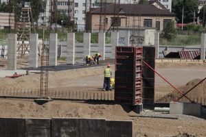 В Великих Луках полным ходом идёт бетонная подготовка  физкультурно-оздоровительного комплекса (ФОТО)