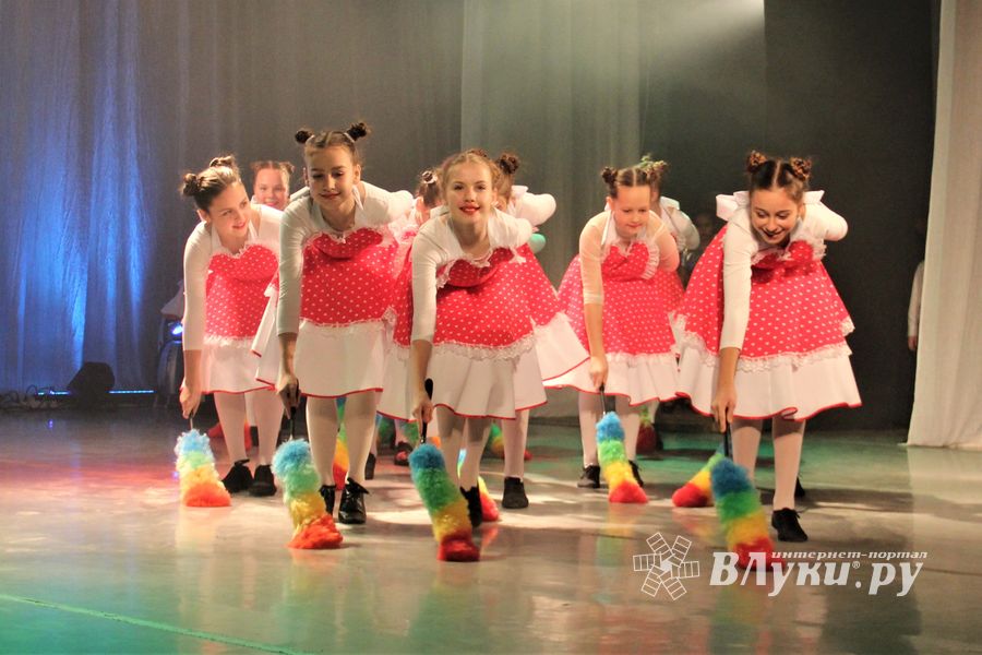 Юные артисты ГДК им. Ленина отметили «Мамин день» (ФОТО)